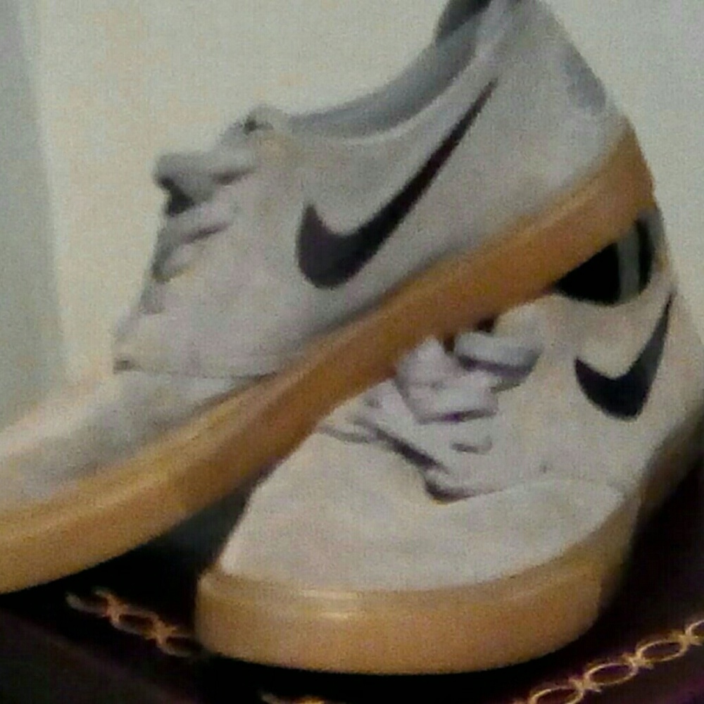 Nike men's skateboard shoes